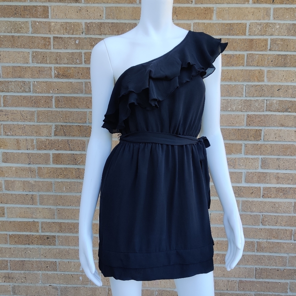 Black One Shoulder Dress by: Single Sz S